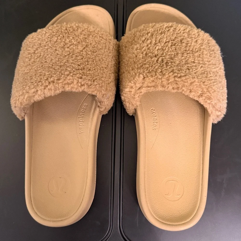 Lululemon Fleece Restfeel Slide Size US 8 - Picture 3 of 5